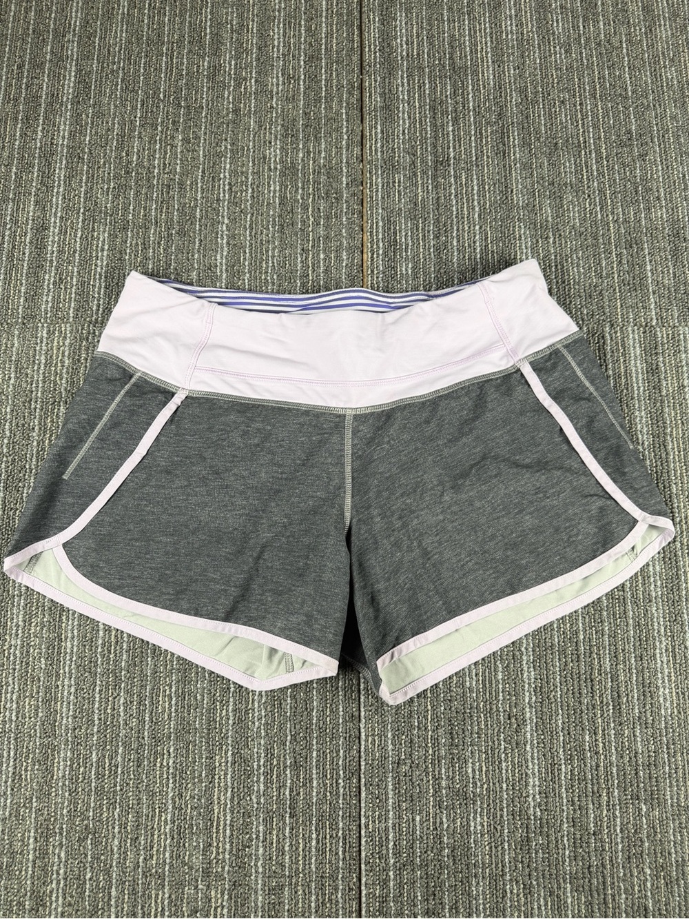 Lululemon Speed Up Gray and Lavender Athletic Shorts missing size tag
